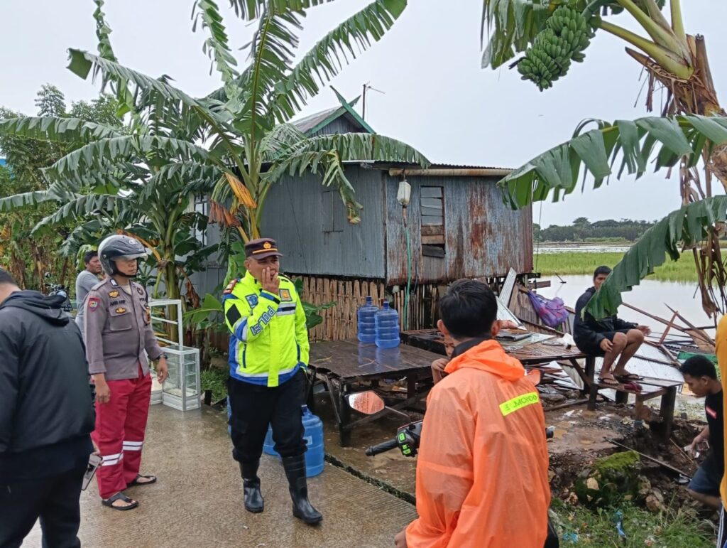 Cuaca Ekstrem Ancam Maros, Polres Imbau Warga Tingkatkan Kewaspadaan
