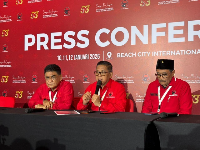 Konferensi pers Rakernas I PDIP Tahun 2026 hari pertama di Beach City International Stadium Ancol, Jakarta Utara pada Sabtu (10/1/2026).
