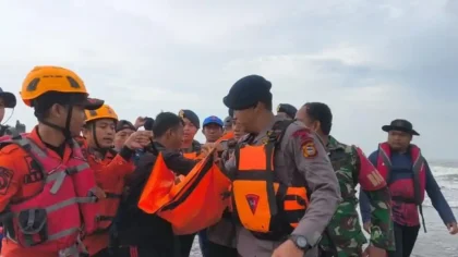Bocah 5 Tahun yang Terseret Ombak di Pesisir Barombong Patingalloang Ditemukan Meninggal