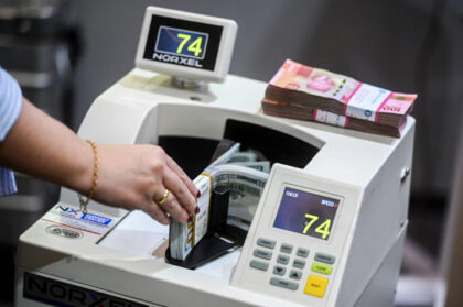 Rupiah Melemah ke Rp16.924 per Dolar AS, Cadangan Devisa Indonesia Turun