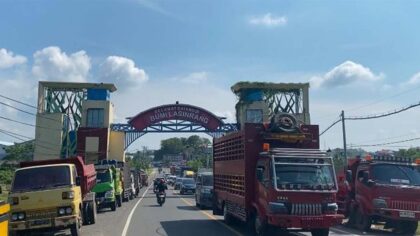 Solar Langka di Sulsel, Truk Antre Berjam-jam hingga Perbatasan Parepare-Pinrang
