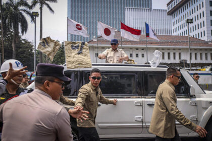 Cerita Prabowo naik Maung bocor-berguncang: Demi nasionalisme, saya tetap pakai