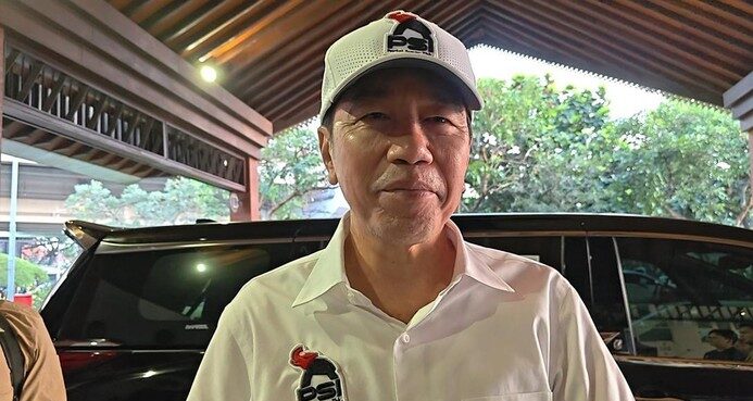 Jokowi Kenakan Kemeja dan Topi PSI, Siap Jadi Motivator Keliling Indonesia