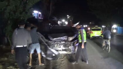 Kecelakaan beruntun melibatkan lima kendaraan di Jalan Poros Gowa–Takalar, Kecamatan Bajeng, Kabupaten Gowa, Sulawesi Selatan, Kamis (9/7/2026).