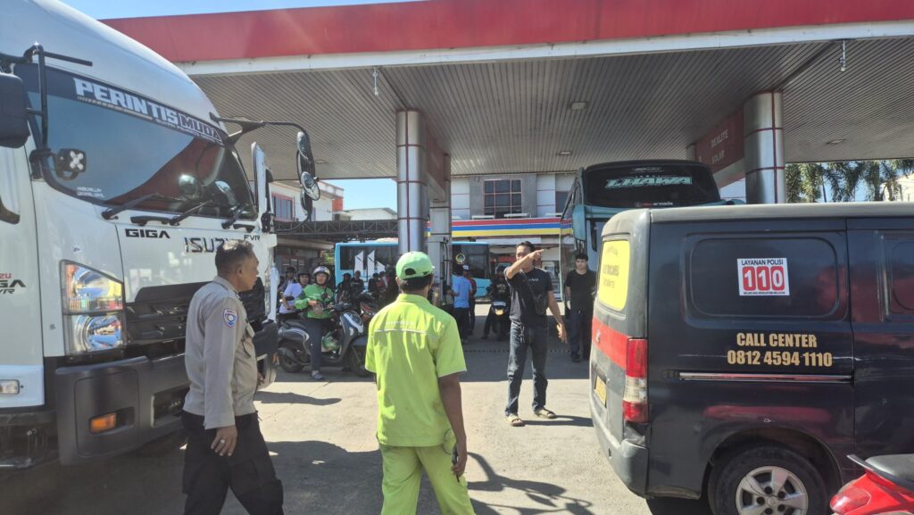 Sopir Truk Tusuk Rekan Seprofesi Usai Cekcok Antrean Solar di SPBU Tamalanrea