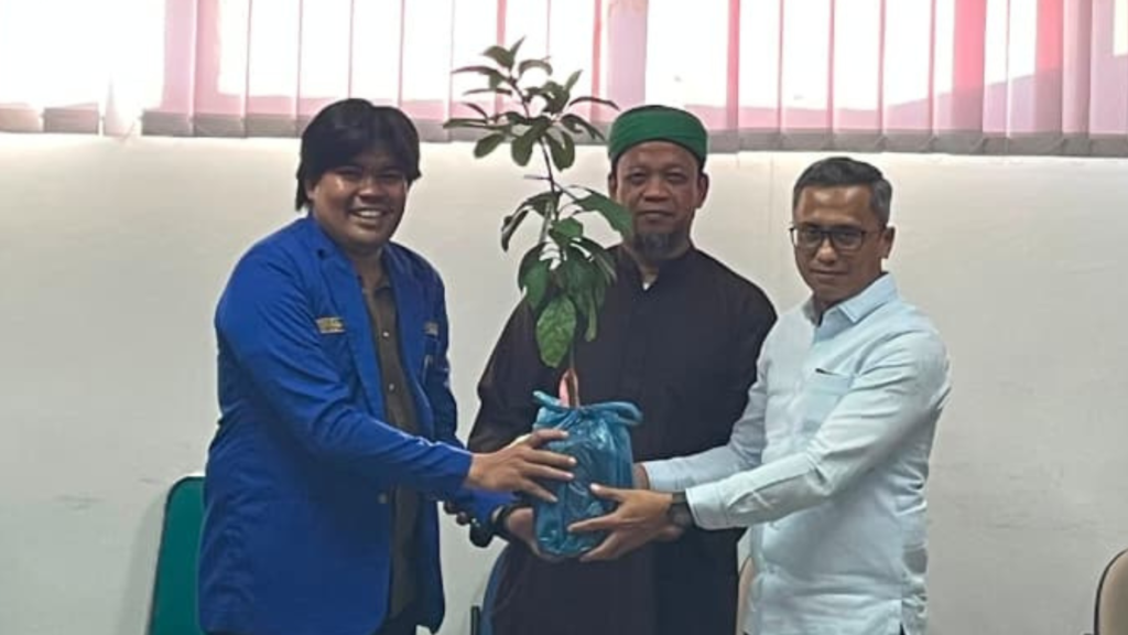 Peluncuran PMII Membumi dan penyerahan bantuan bibit di Sulawesi Selatan