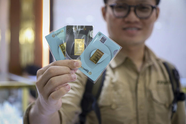 Harga Emas Antam Naik Rp7.000, Kini Tembus Rp2,61 Juta per Gram