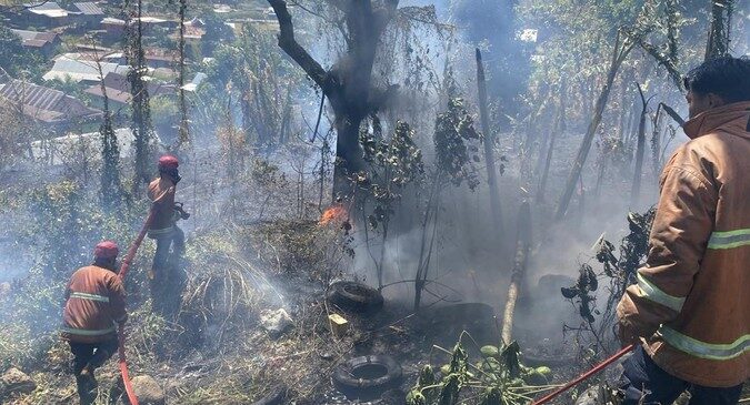 Kebakaran 1 Hektare di Parepare Nyaris Ludeskan Rumah Warga