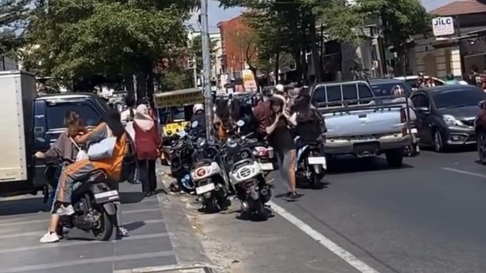Tawuran Pelajar Pecah di Jalan Andi Djemma Makassar, Warga dan Ojol Turun Tangan