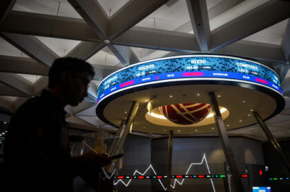 IHSG Dibuka Menguat, Rupiah Melemah Tipis