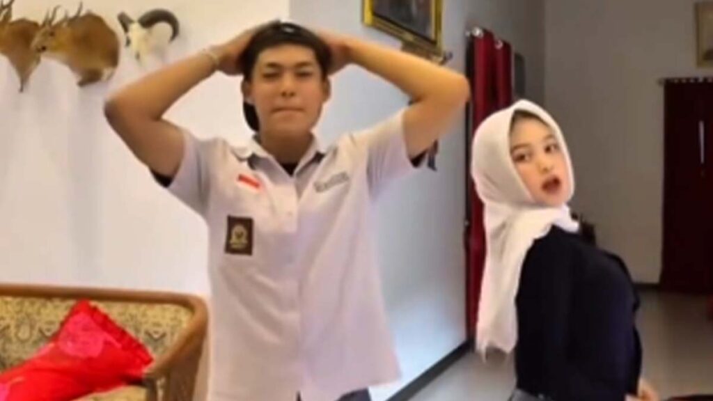 Pasangan Sejoli ini Tega Kubur Bayinya Terbungkus Daster