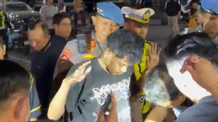 Bawa Pisau Saat Boncengan Tiga, Pemuda di Depan Polrestabes Makassar Diamankan