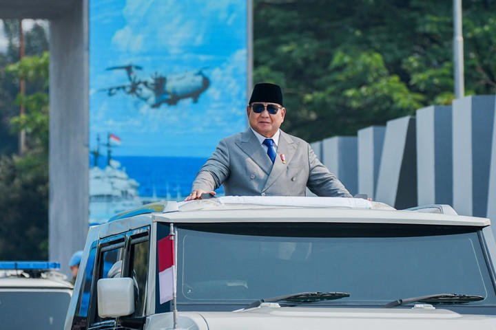 Prabowo Peringatkan Ekonomi Nasional, Utang Pinjol Warga RI Cetak Rekor